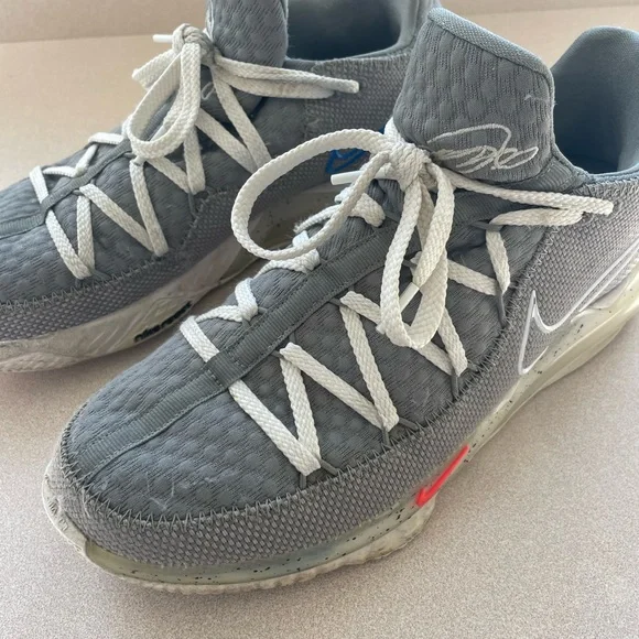 Nike Lebron XVII Low Lace Up Athletic Shoe - Picture 3 of 5